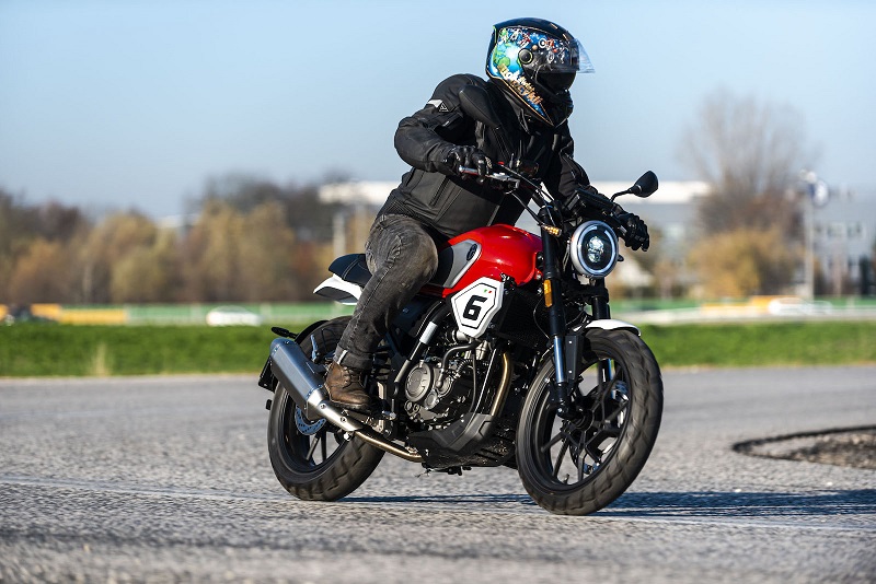 Junak-SC-125-8.jpg