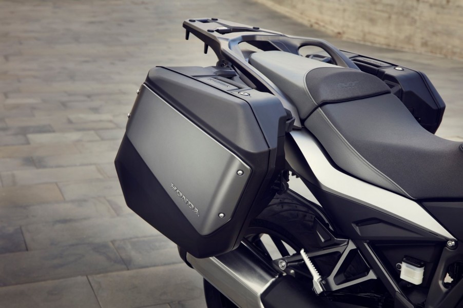Honda-NT1100-2022-25.jpg