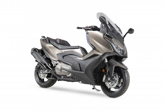 M_ak550st-eicma-21-01.jpg