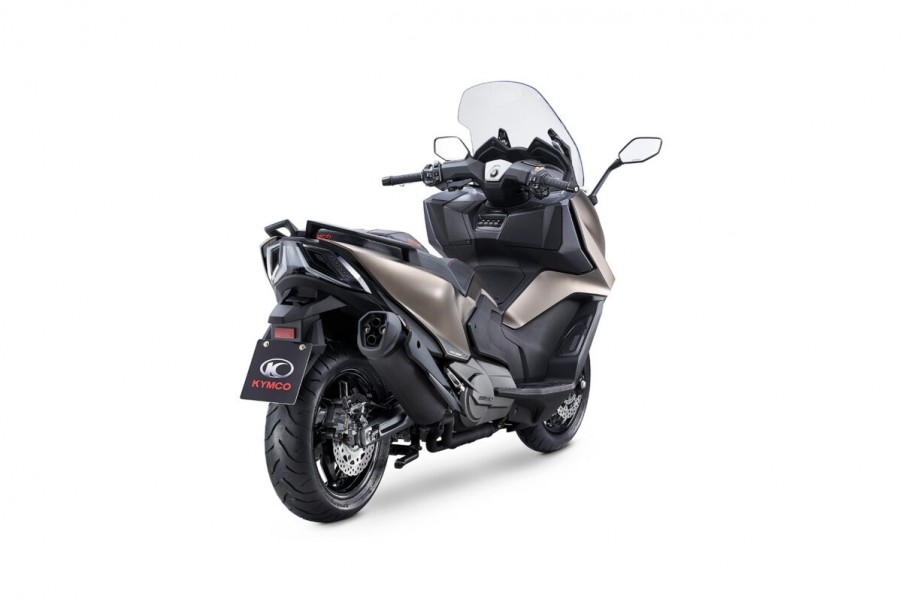 KYMCO-AK-550-ST-2022-2-1200x801.jpg